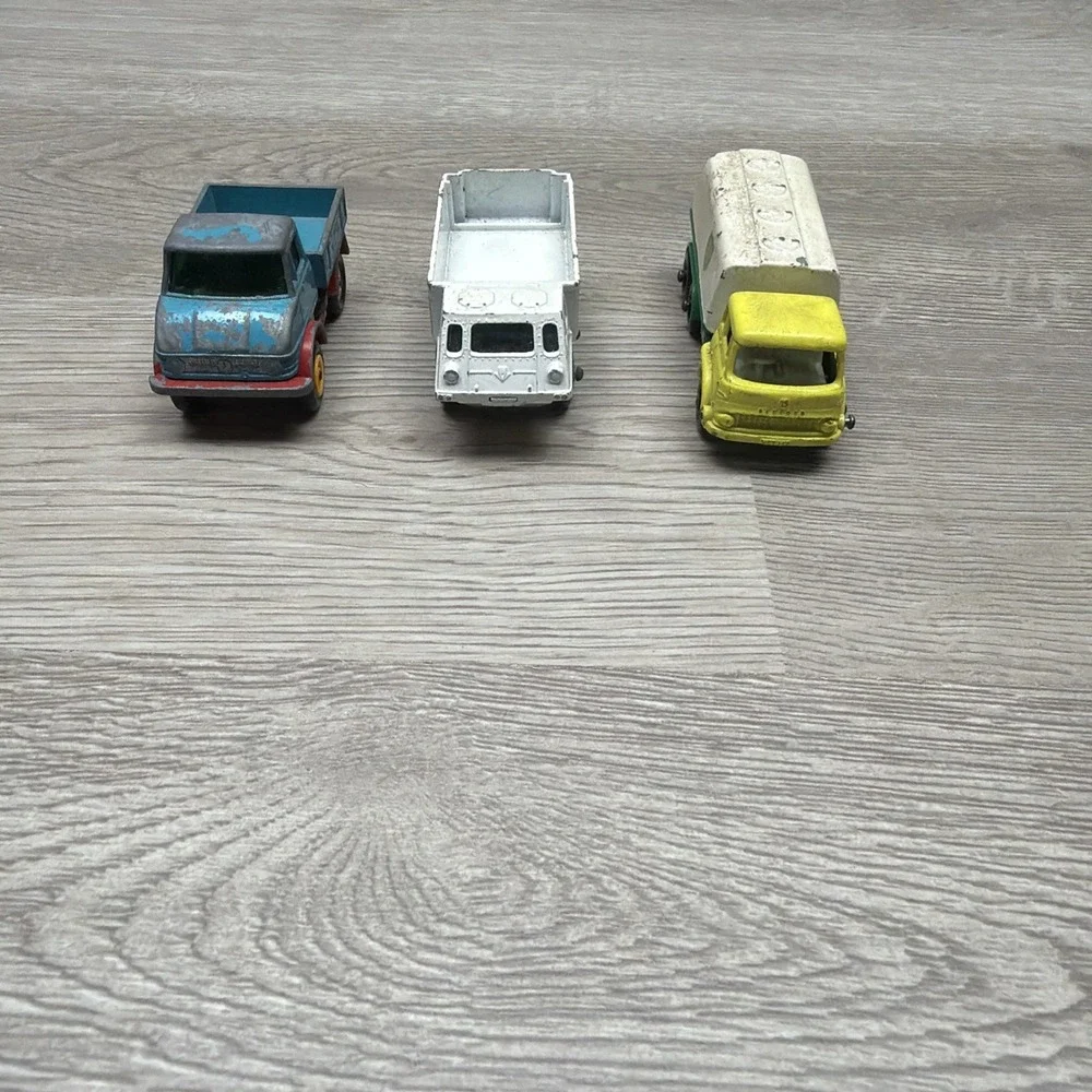 Lesney‎ Matchbox Unimog No 49 Mercedes Benz, #25 BP Patrol Tanker, #61 Alvis Lot